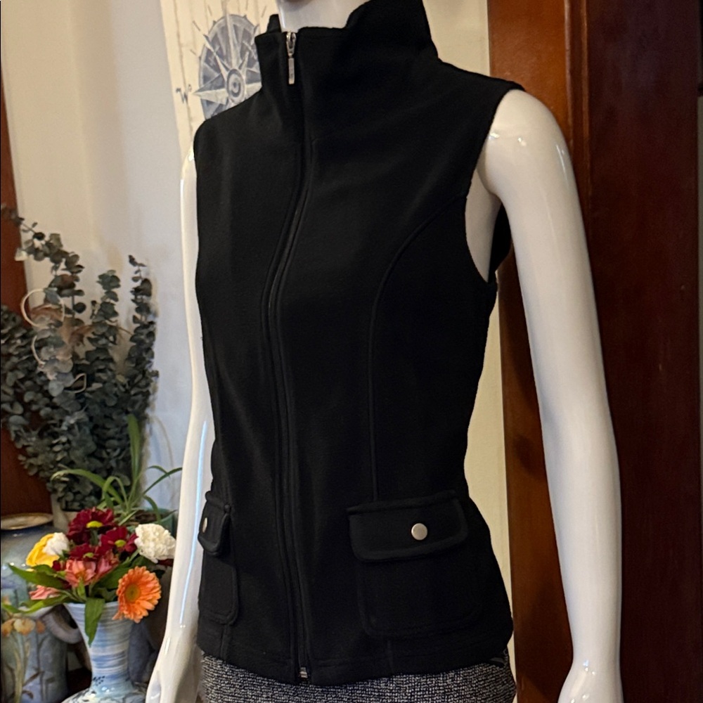 NWT northern reflections size small Black Sleeveless Women's vest Jacket